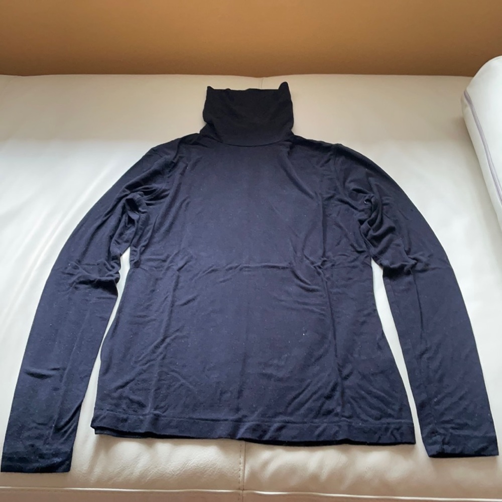 Covington small black turtleneck sweater